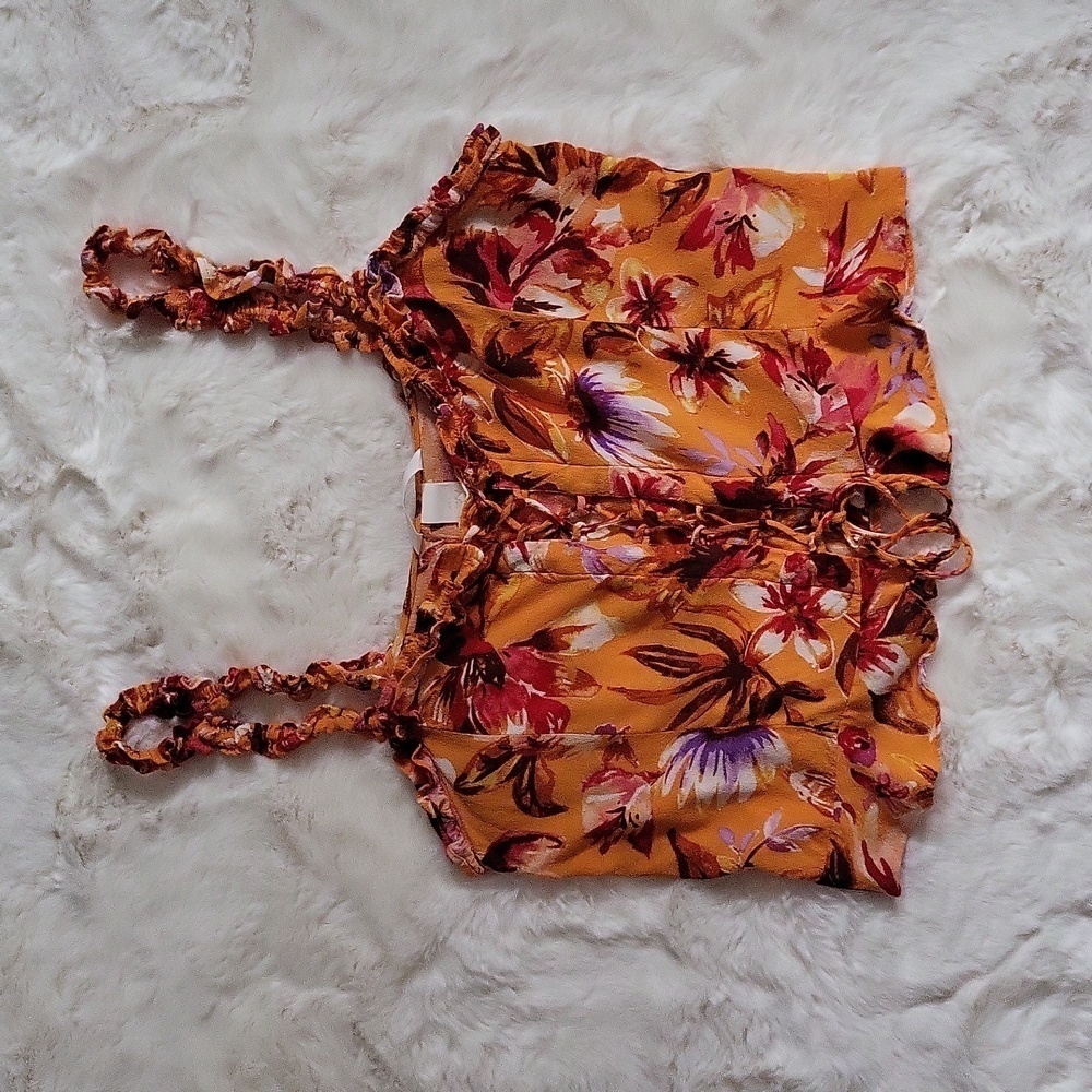⭐️3/$25⭐️ H&M Women's Floral Ruffle Crop Top Size S